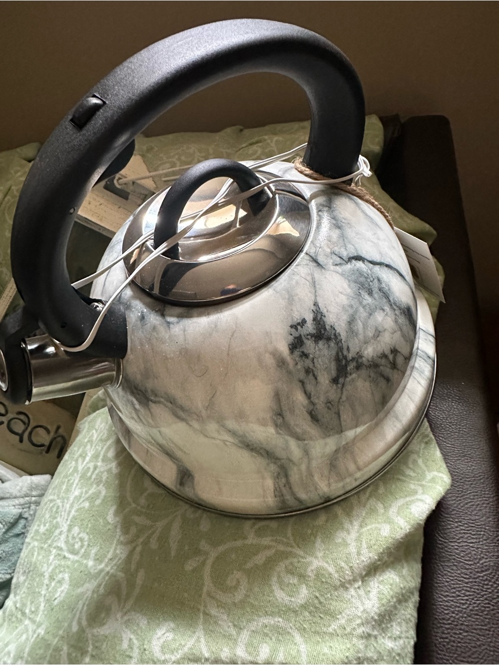 Wendy Bellissimo Marble-Pattern Whistling Kettle - White & Black